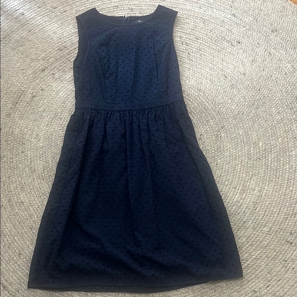 Brooks Brothers Eyelet Elegant Navy Blue Sleeveless Dress size 2